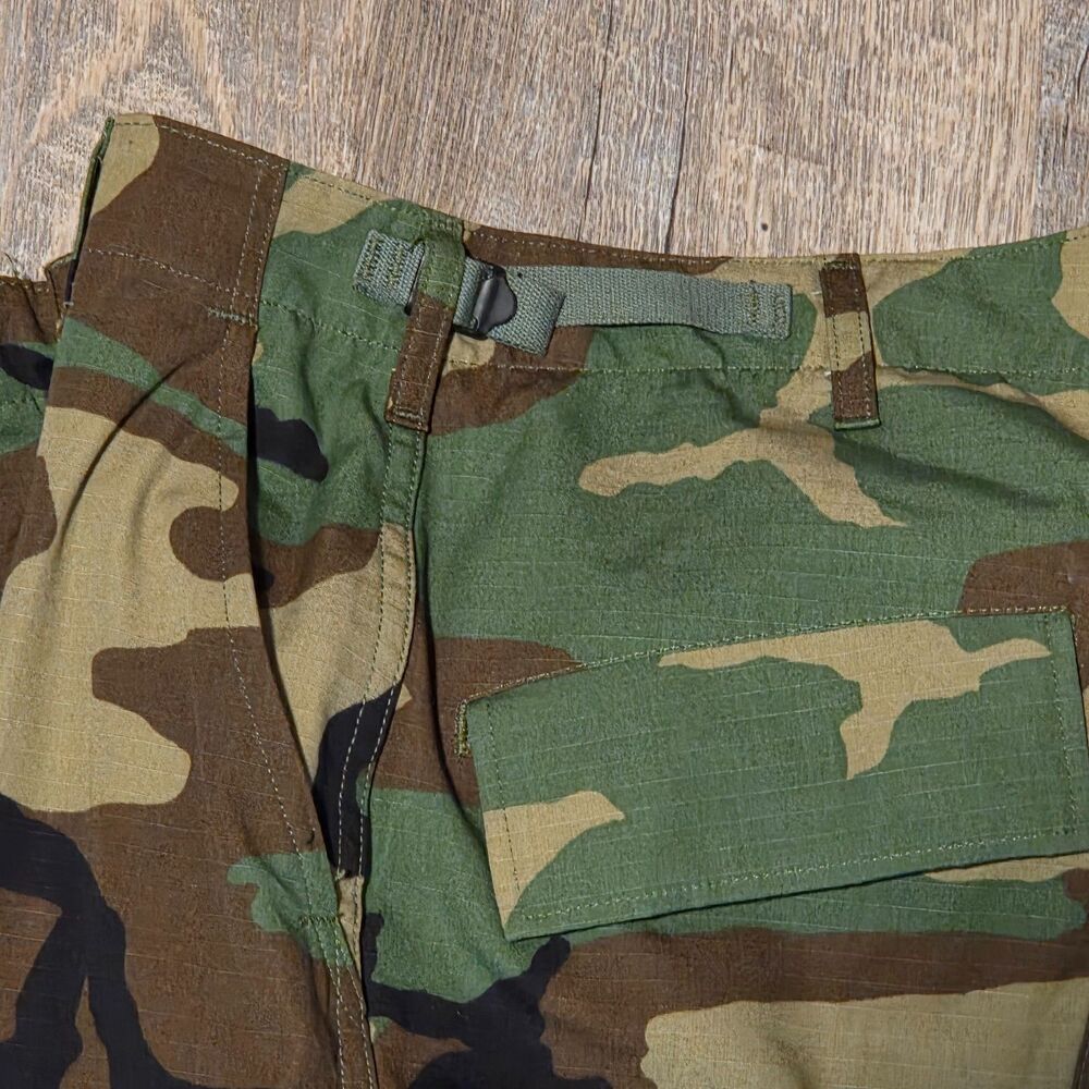 Military BDU Cargo Pants Men's Med-Reg Green Woodland Camo Still Crisp Hunting - Picture 6 of 10